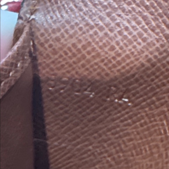 Authentic Key holder! Excellent condition!!!! - Picture 13 of 15